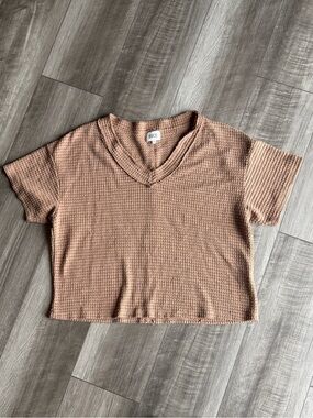 Buckle BKE Textured Knit Top in Raw Umber Womens Sz M Waffle Knit V-neck